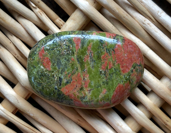 Unakite Palm Stone - Willow Tree Soul Gifts - 1
